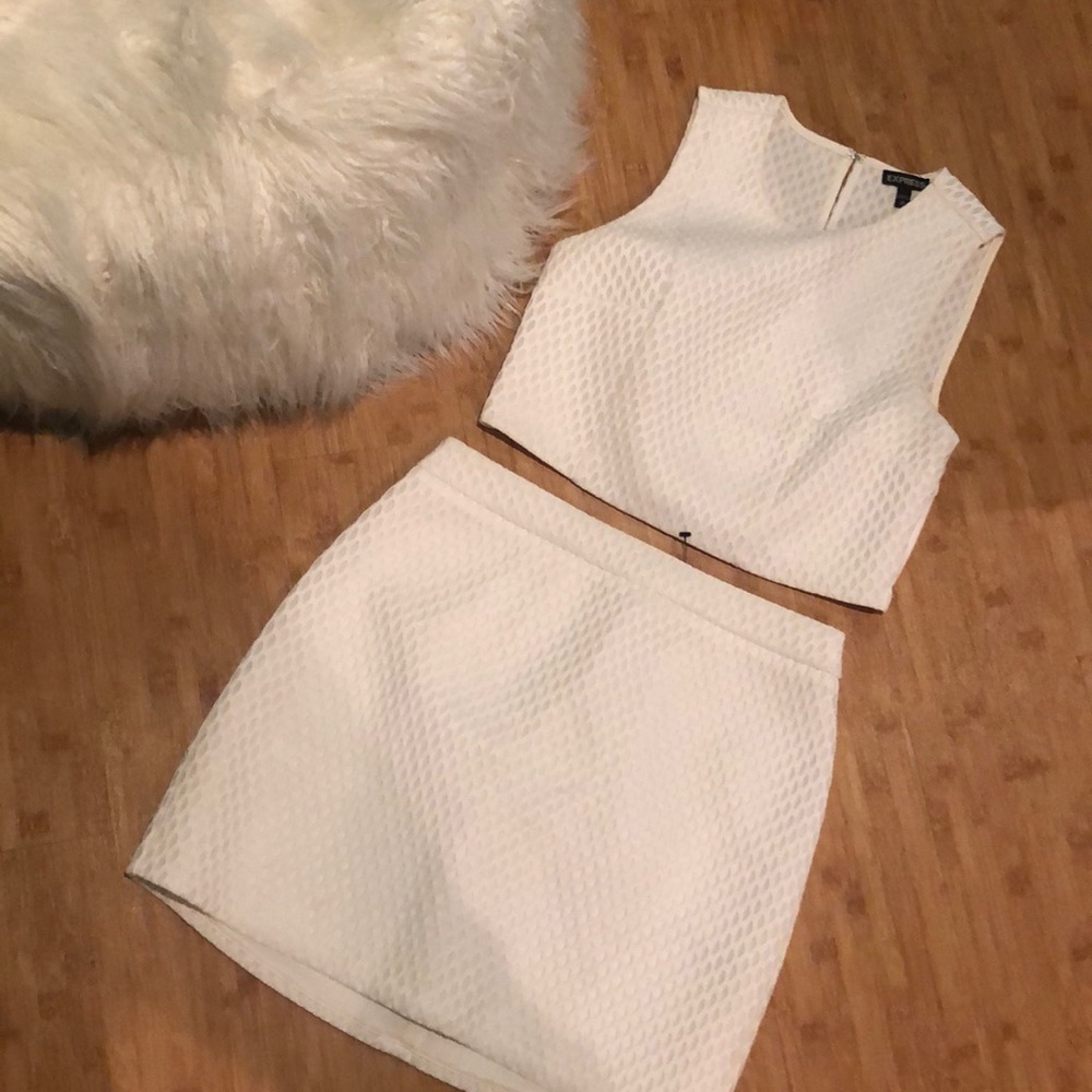Express “Honeycomb” Two-Piece Set - Picture 2 of 5